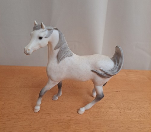 Breyer horse 411 - horse, #411